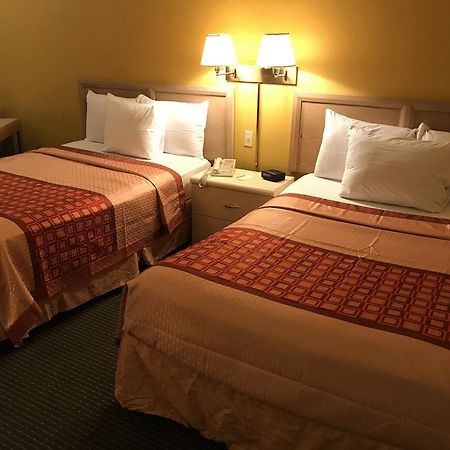 Budget Host Inn Sandusky Bagian luar foto