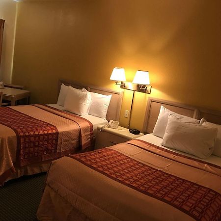 Budget Host Inn Sandusky Bagian luar foto