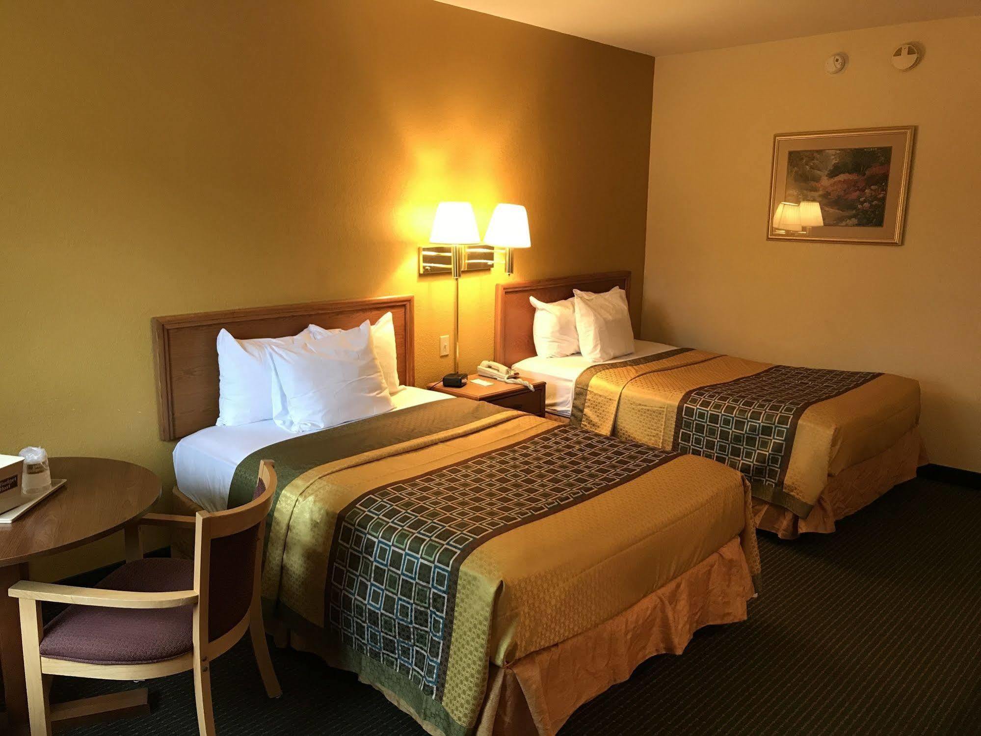 Budget Host Inn Sandusky Bagian luar foto