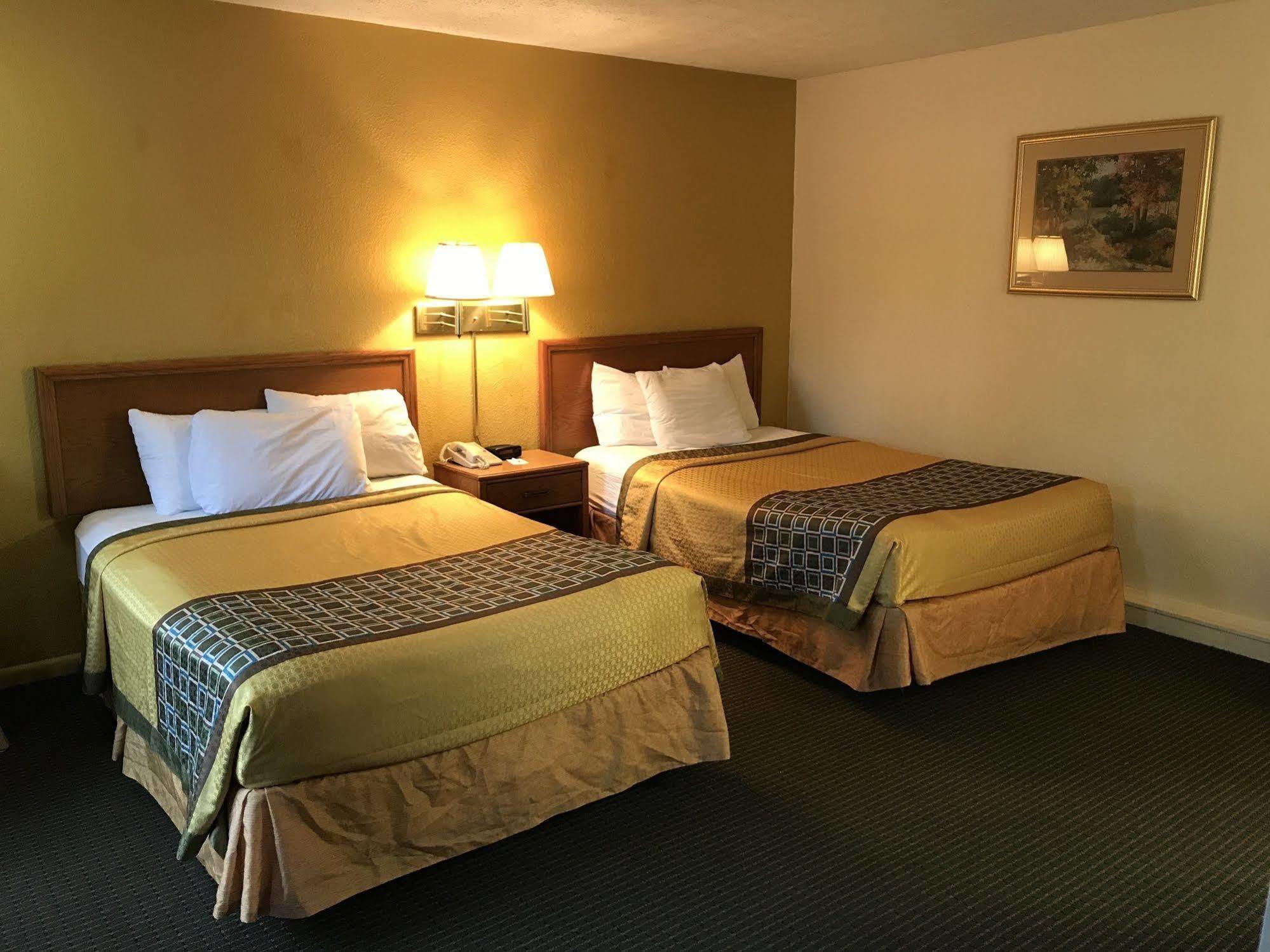 Budget Host Inn Sandusky Bagian luar foto