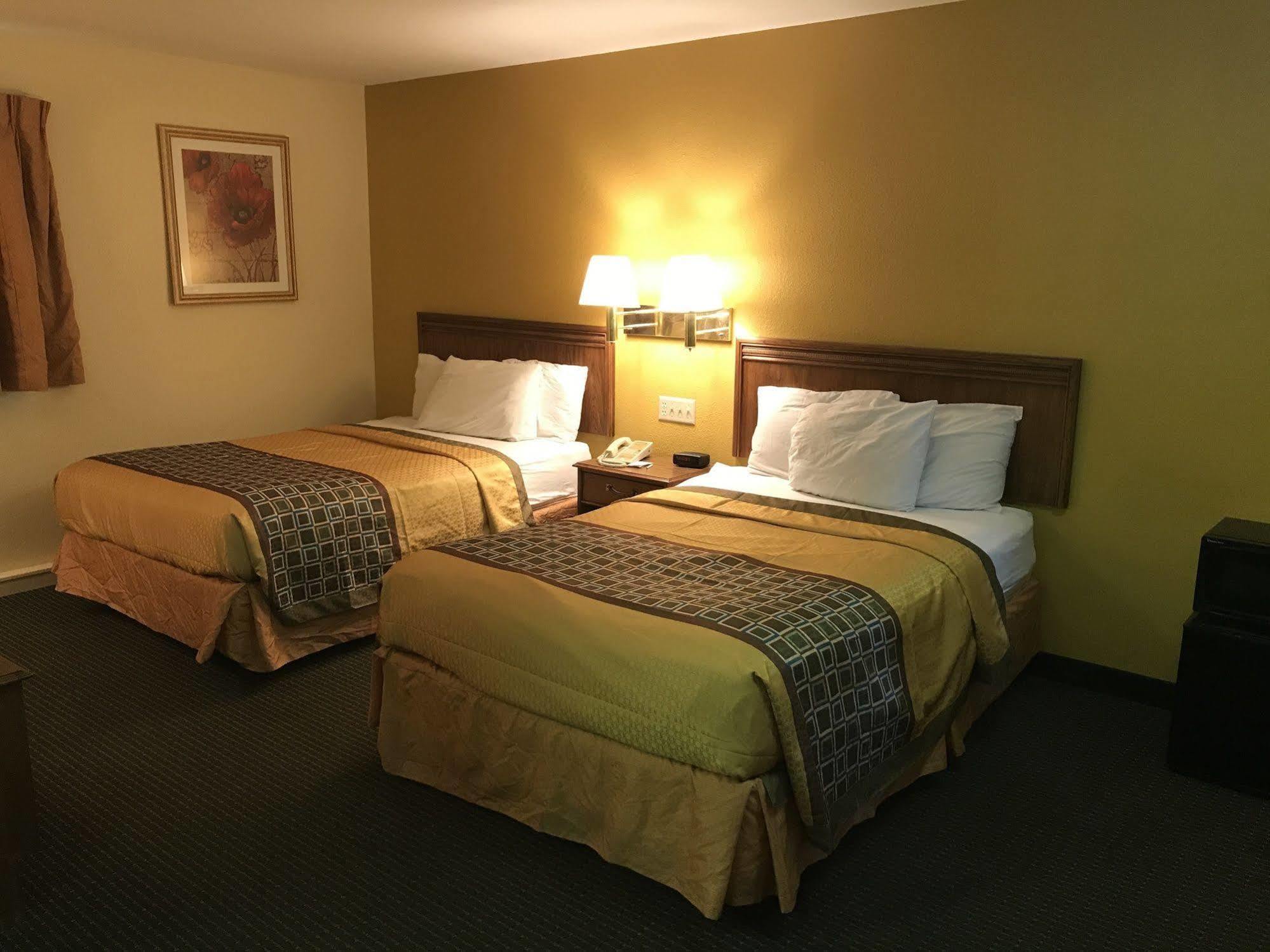 Budget Host Inn Sandusky Bagian luar foto