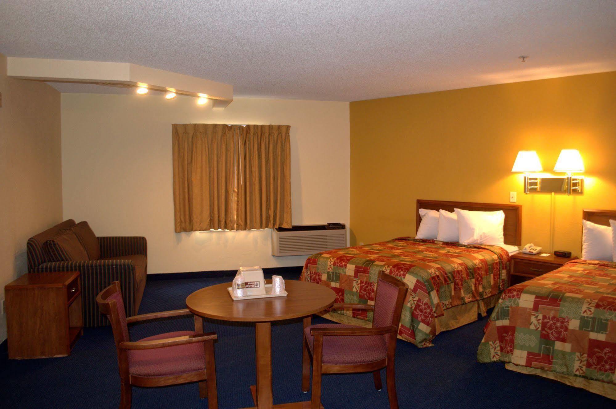 Budget Host Inn Sandusky Bagian luar foto